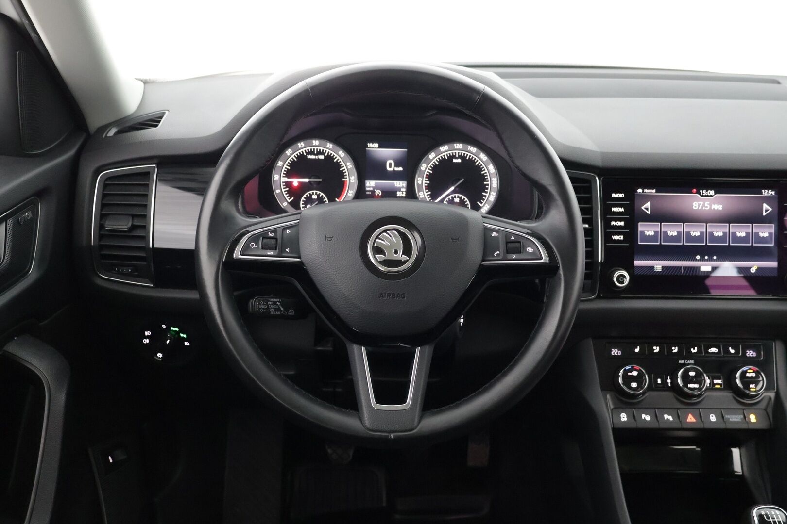 Skoda Kodiaq 2018 2,0 TDI 150 4x4 Style *P-Lämmitin / Vetokoukku / Adapt.Cruise / Sähköistuimet muisteilla / Canton Sound system / Winter paketti* - Navi / LED