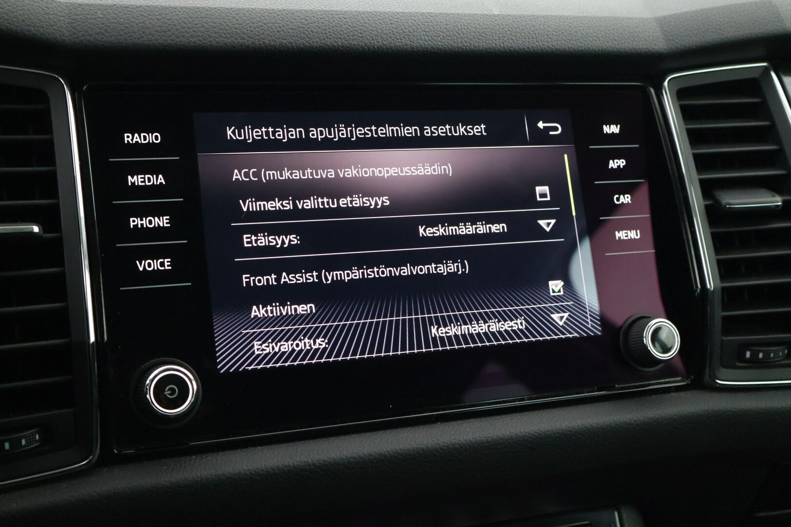 Skoda Kodiaq 2018 2,0 TDI 150 4x4 Style *P-Lämmitin / Vetokoukku / Adapt.Cruise / Sähköistuimet muisteilla / Canton Sound system / Winter paketti* - Navi / LED