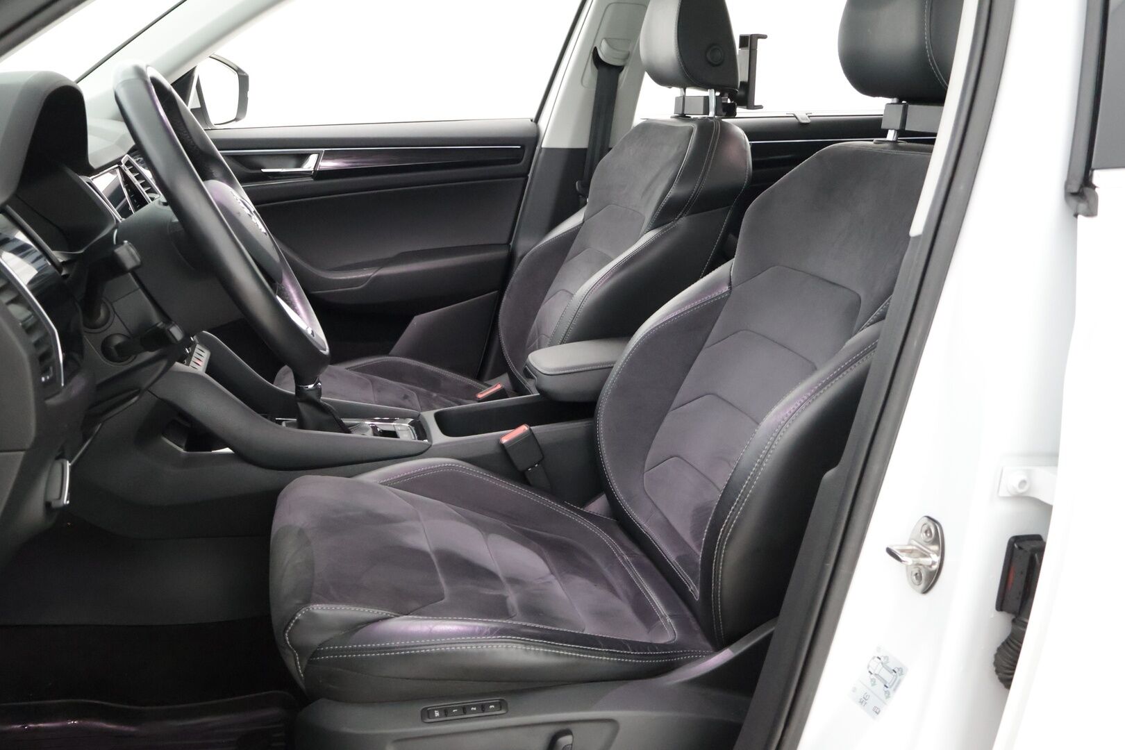 Skoda Kodiaq 2018 2,0 TDI 150 4x4 Style *P-Lämmitin / Vetokoukku / Adapt.Cruise / Sähköistuimet muisteilla / Canton Sound system / Winter paketti* - Navi / LED