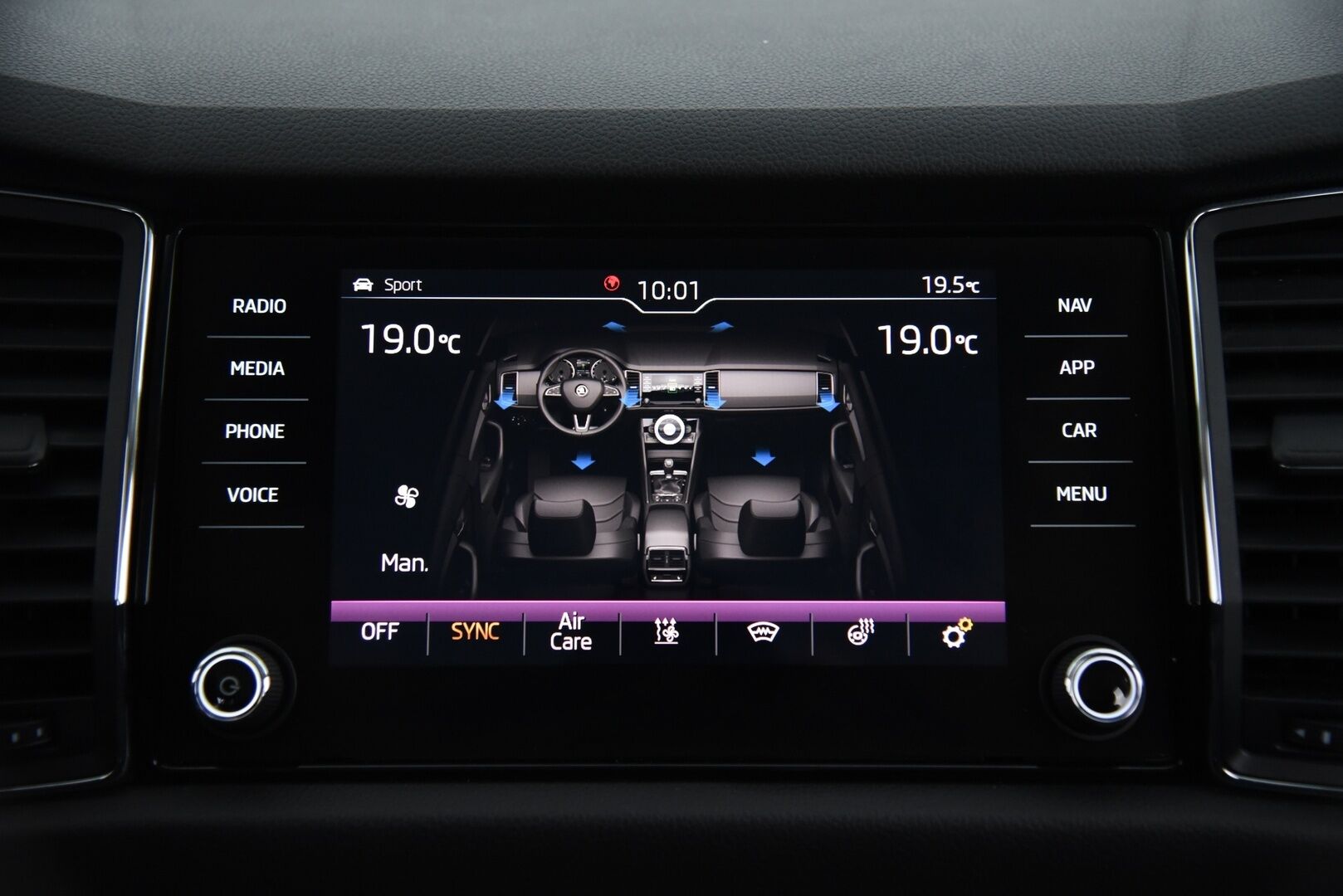 Skoda Kodiaq 2018 2,0 TDI 150 4x4 Style *Webasto / ACC / Koukku / Canton / Muistipenkit - 2x Aluvanteet / Navi / LED kaukovaloautomatiikalla