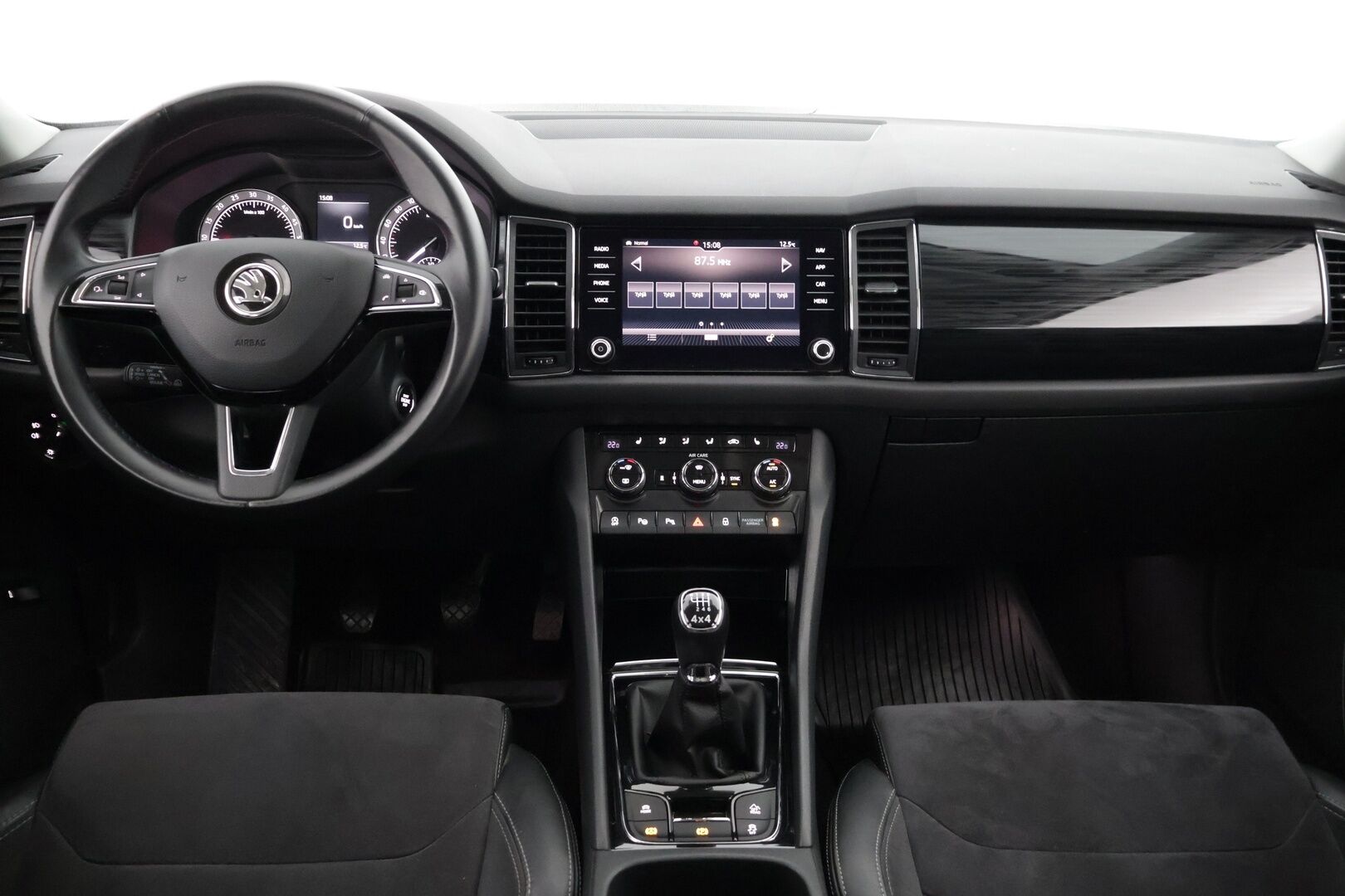 Skoda Kodiaq 2018 2,0 TDI 150 4x4 Style *P-Lämmitin / Vetokoukku / Adapt.Cruise / Sähköistuimet muisteilla / Canton Sound system / Winter paketti* - Navi / LED