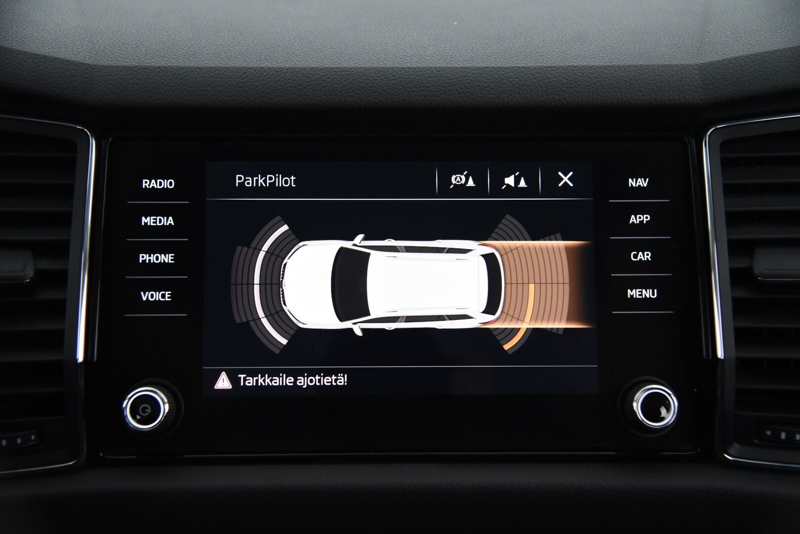 Skoda Kodiaq 2018 2,0 TDI 150 4x4 Style *Webasto / ACC / Koukku / Canton / Muistipenkit - 2x Aluvanteet / Navi / LED kaukovaloautomatiikalla