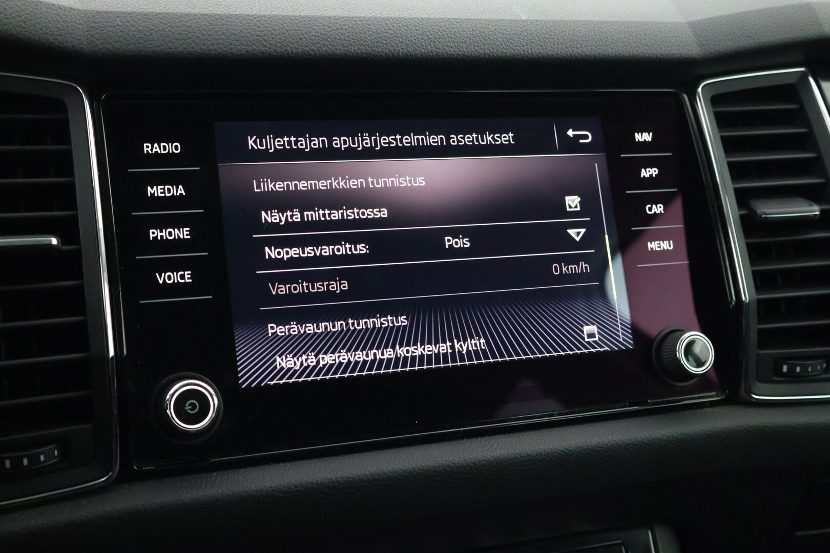 Skoda Kodiaq 2018 2,0 TDI 150 4x4 Style *P-Lämmitin / Vetokoukku / Adapt.Cruise / Sähköistuimet muisteilla / Canton Sound system / Winter paketti* - Navi / LED