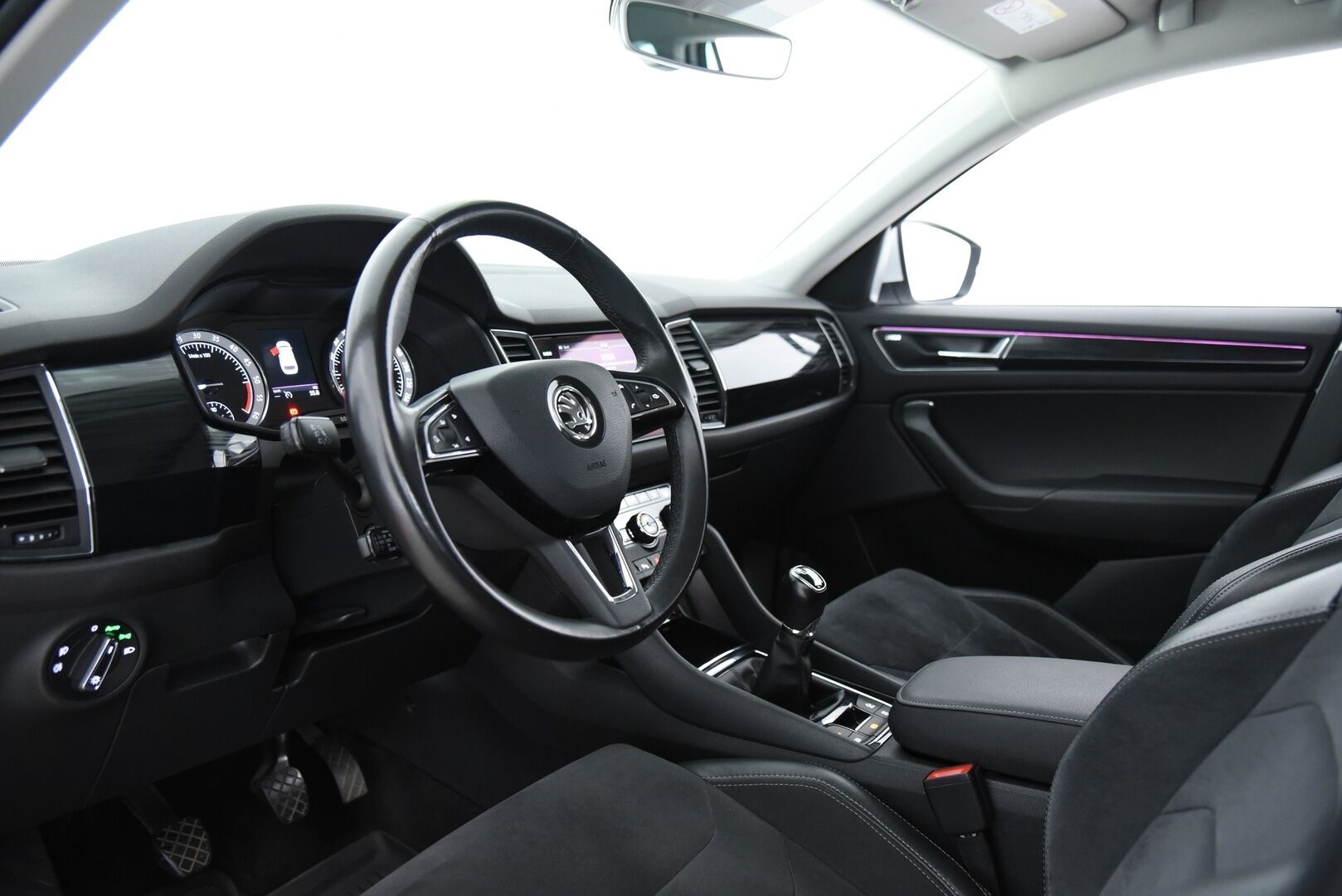 Skoda Kodiaq 2018 2,0 TDI 150 4x4 Style *Webasto / ACC / Koukku / Canton / Muistipenkit - 2x Aluvanteet / Navi / LED kaukovaloautomatiikalla