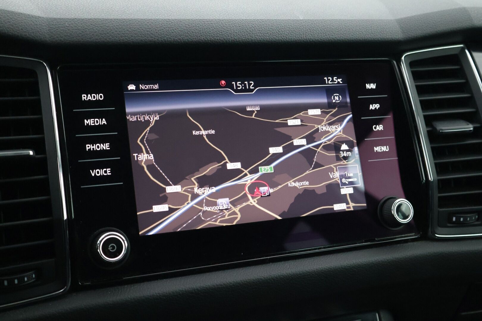Skoda Kodiaq 2018 2,0 TDI 150 4x4 Style *P-Lämmitin / Vetokoukku / Adapt.Cruise / Sähköistuimet muisteilla / Canton Sound system / Winter paketti* - Navi / LED