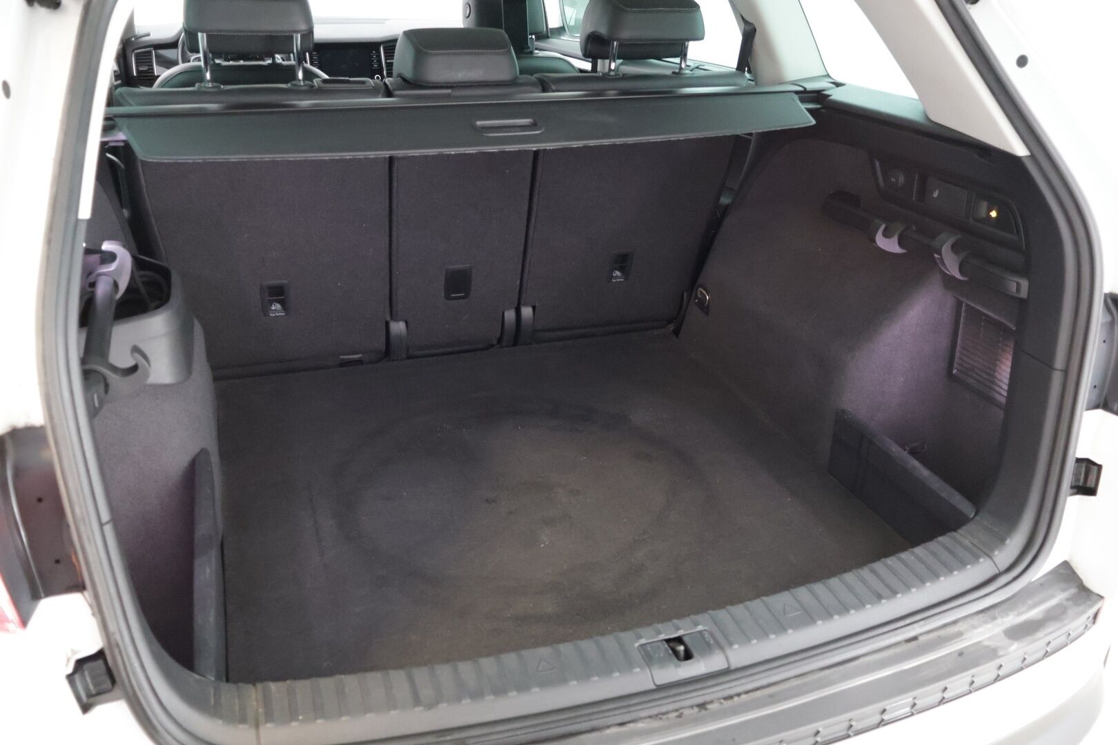 Skoda Kodiaq 2018 2,0 TDI 150 4x4 Style *P-Lämmitin / Vetokoukku / Adapt.Cruise / Sähköistuimet muisteilla / Canton Sound system / Winter paketti* - Navi / LED