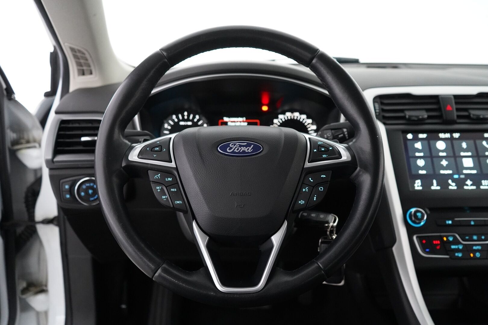 Ford Mondeo 2018 1,5 EcoBoost 160hv A6 Trend 5D *Koukku / Lohko / Vakkari / Tutkat / Lämmitettävä tuulilasi* - Kahdet renkaat OEM alumiinivantein / Säntilliset huollot / Suomi-auto / Jakopää vaihdettu