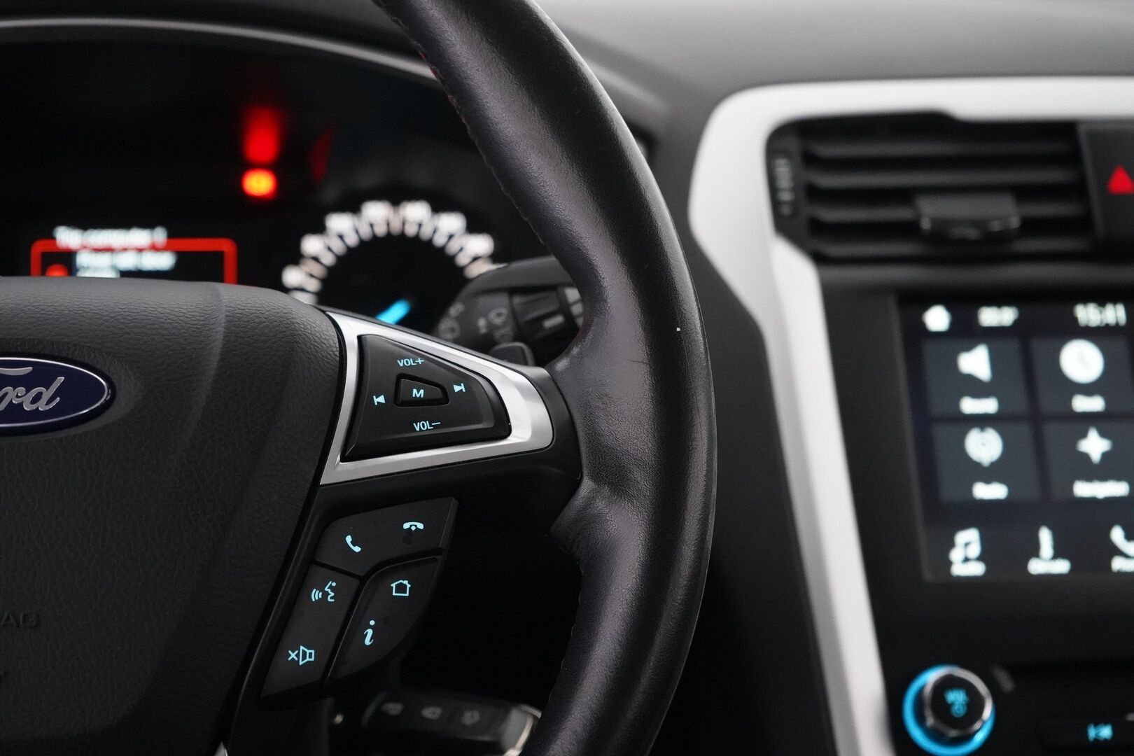 Ford Mondeo 2018 1,5 EcoBoost 160hv A6 Trend 5D *Koukku / Lohko / Vakkari / Tutkat / Lämmitettävä tuulilasi* - Kahdet renkaat OEM alumiinivantein / Säntilliset huollot / Suomi-auto / Jakopää vaihdettu