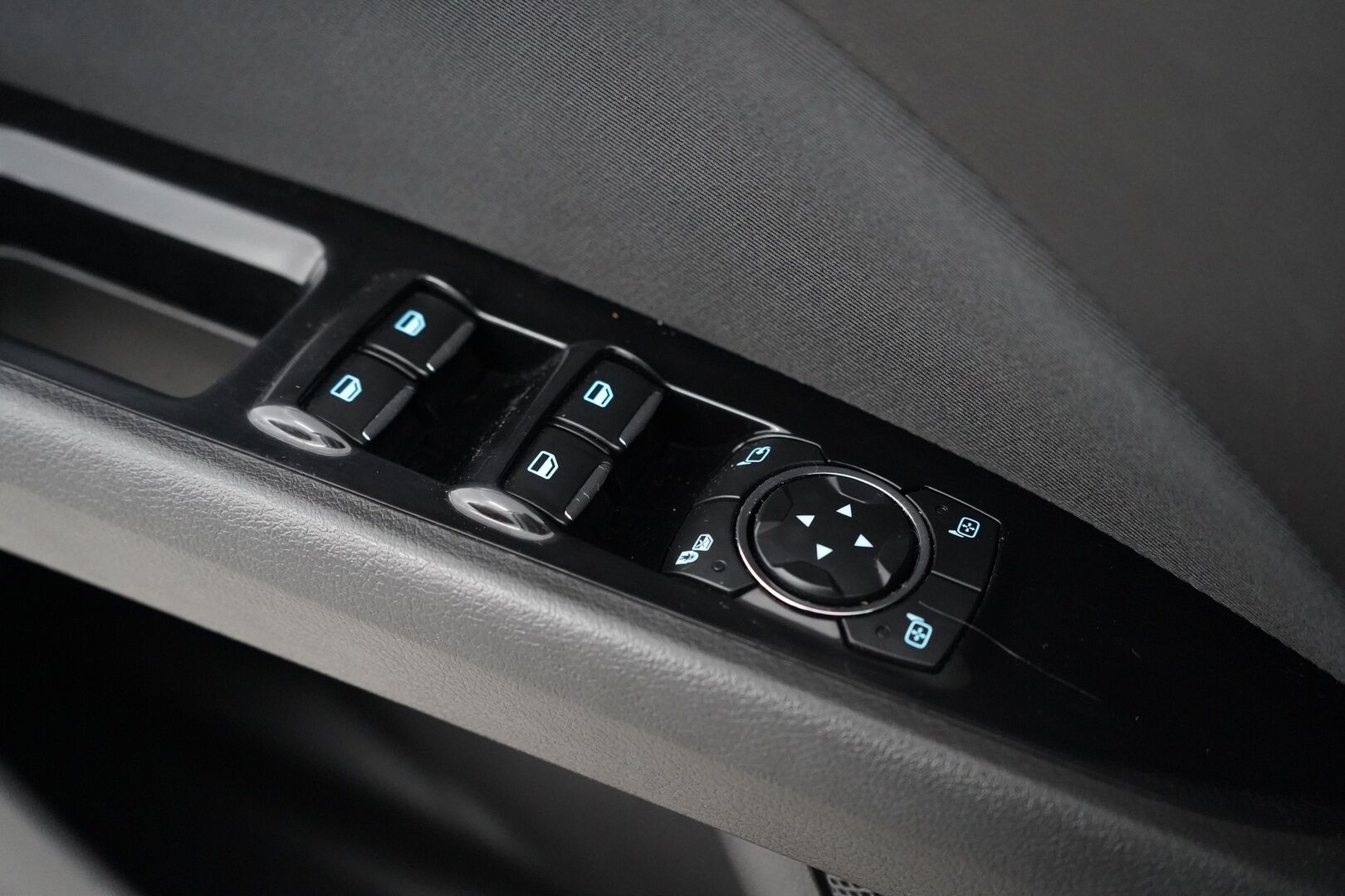 Ford Mondeo 2018 1,5 EcoBoost 160hv A6 Trend 5D *Koukku / Lohko / Vakkari / Tutkat / Lämmitettävä tuulilasi* - Kahdet renkaat OEM alumiinivantein / Säntilliset huollot / Suomi-auto / Jakopää vaihdettu