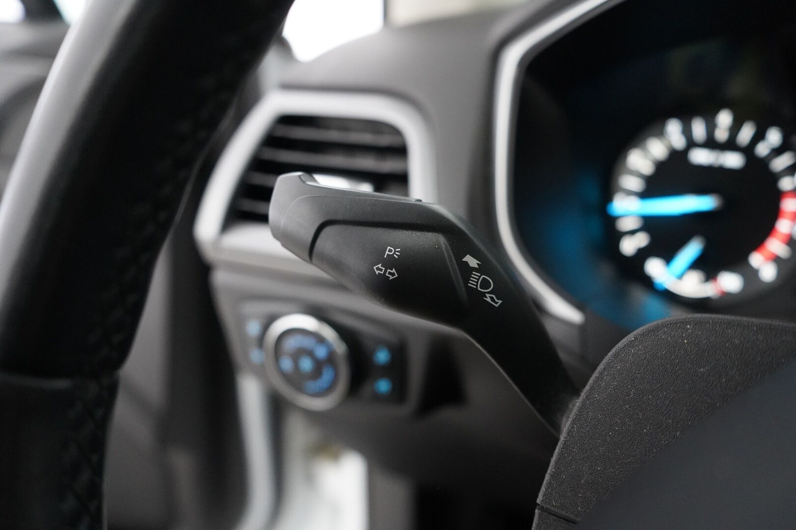 Ford Mondeo 2018 1,5 EcoBoost 160hv A6 Trend 5D *Koukku / Lohko / Vakkari / Tutkat / Lämmitettävä tuulilasi* - Kahdet renkaat OEM alumiinivantein / Säntilliset huollot / Suomi-auto / Jakopää vaihdettu