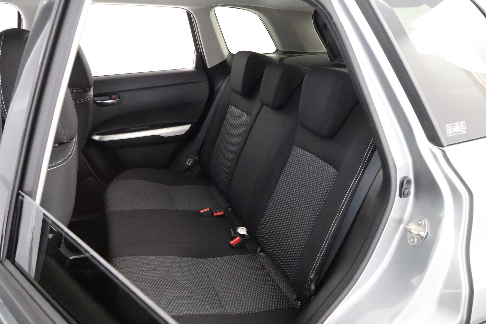 Suzuki Vitara 2018 1,6 VVT 4WD GL+ 5MT - Suomiauto / Adapt.Vakkari / Peruutuskamera / Lohko & Sisäpistoke / Vetokoukku / Juuri tullut Tampereelle!