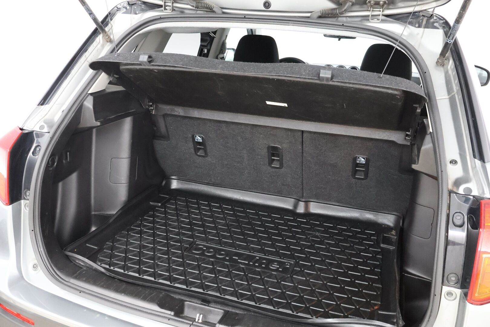 Suzuki Vitara 2018 1,6 VVT 4WD GL+ 5MT - Suomiauto / Adapt.Vakkari / Peruutuskamera / Lohko & Sisäpistoke / Vetokoukku / Juuri tullut Tampereelle!