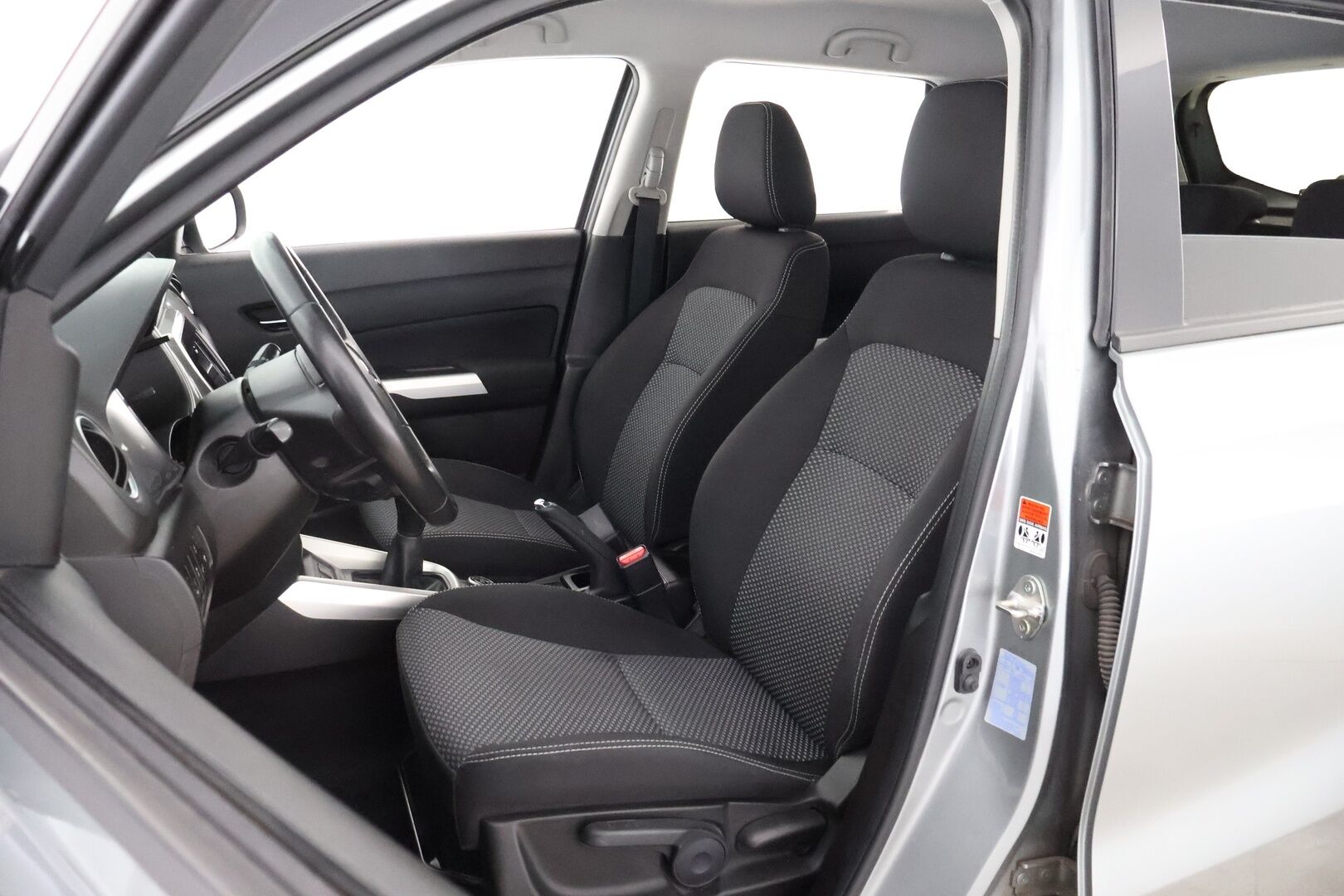 Suzuki Vitara 2018 1,6 VVT 4WD GL+ 5MT - Suomiauto / Adapt.Vakkari / Peruutuskamera / Lohko & Sisäpistoke / Vetokoukku / Juuri tullut Tampereelle!