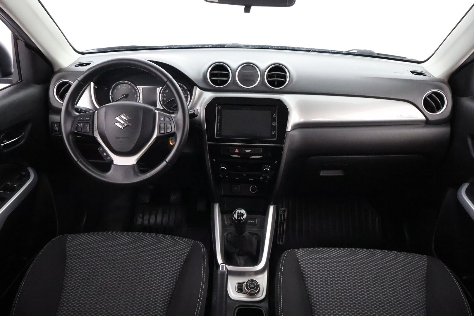Suzuki Vitara 2018 1,6 VVT 4WD GL+ 5MT - Suomiauto / Adapt.Vakkari / Peruutuskamera / Lohko & Sisäpistoke / Vetokoukku / Juuri tullut Tampereelle!