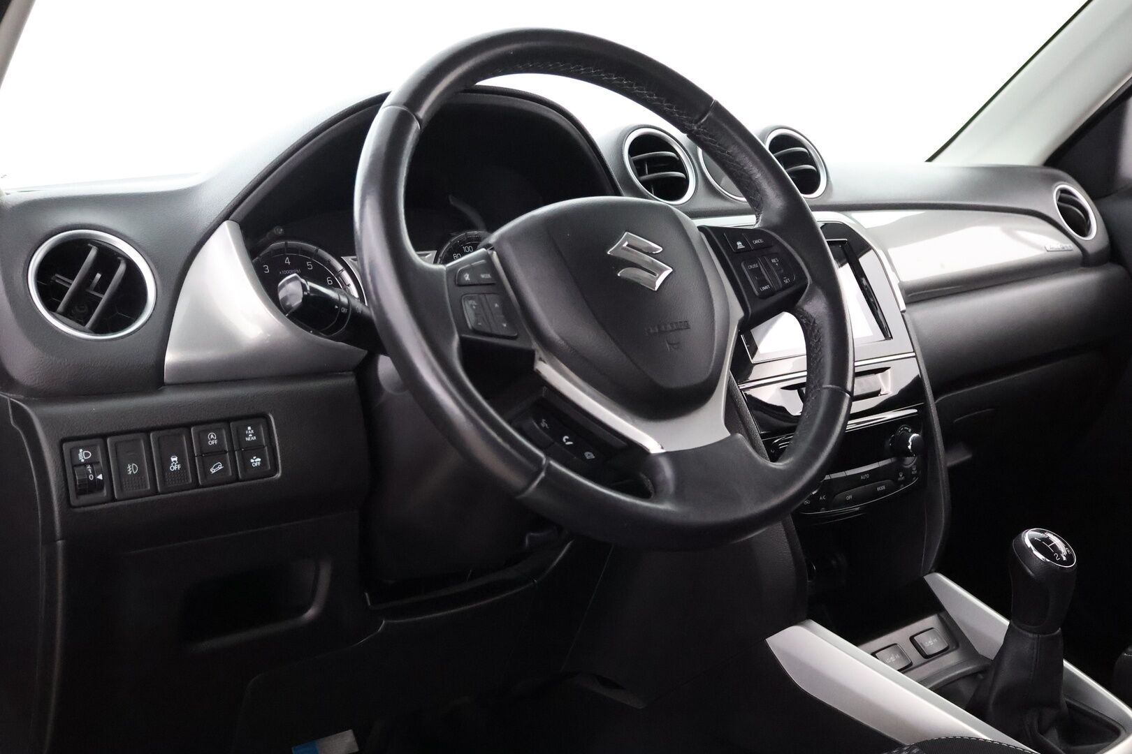 Suzuki Vitara 2018 1,6 VVT 4WD GL+ 5MT - Suomiauto / Adapt.Vakkari / Peruutuskamera / Lohko & Sisäpistoke / Vetokoukku / Juuri tullut Tampereelle!