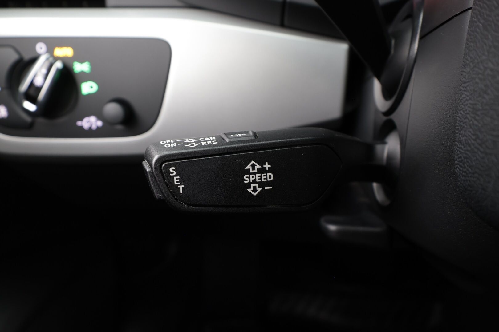 Audi A4 2018 Avant Business Comfort S line Edition 2,0 TDI 140 kW quattro S tronic * Vakkari / Webasto / Koukku / LED / P.tutkat * - Suomi-auto / Kahdet Renkaat - HULLUT AVAJAISHULINAT KORKOTARJOUS 3,29 %