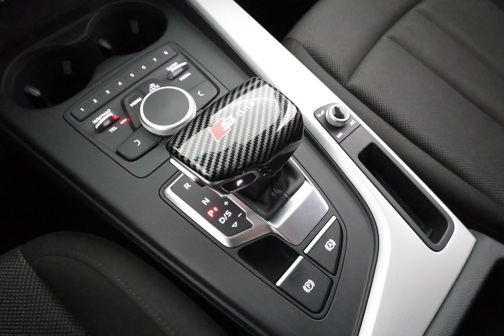 Audi A4 2018 Avant Business Comfort S line Edition 2,0 TDI 140 kW quattro S tronic * Vakkari / Webasto / Koukku / LED / P.tutkat * - Suomi-auto / Kahdet Renkaat - HULLUT AVAJAISHULINAT KORKOTARJOUS 3,29 %