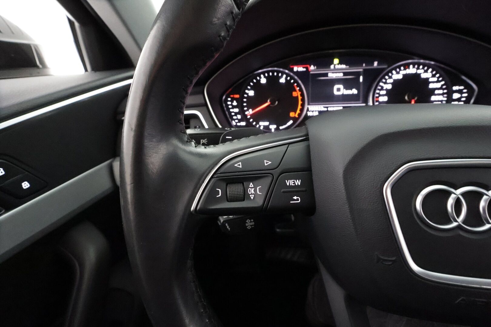 Audi A4 2018 Avant Business Comfort S line Edition 2,0 TDI 140 kW quattro S tronic * Vakkari / Webasto / Koukku / LED / P.tutkat * - Suomi-auto / Kahdet Renkaat - HULLUT AVAJAISHULINAT KORKOTARJOUS 3,29 %