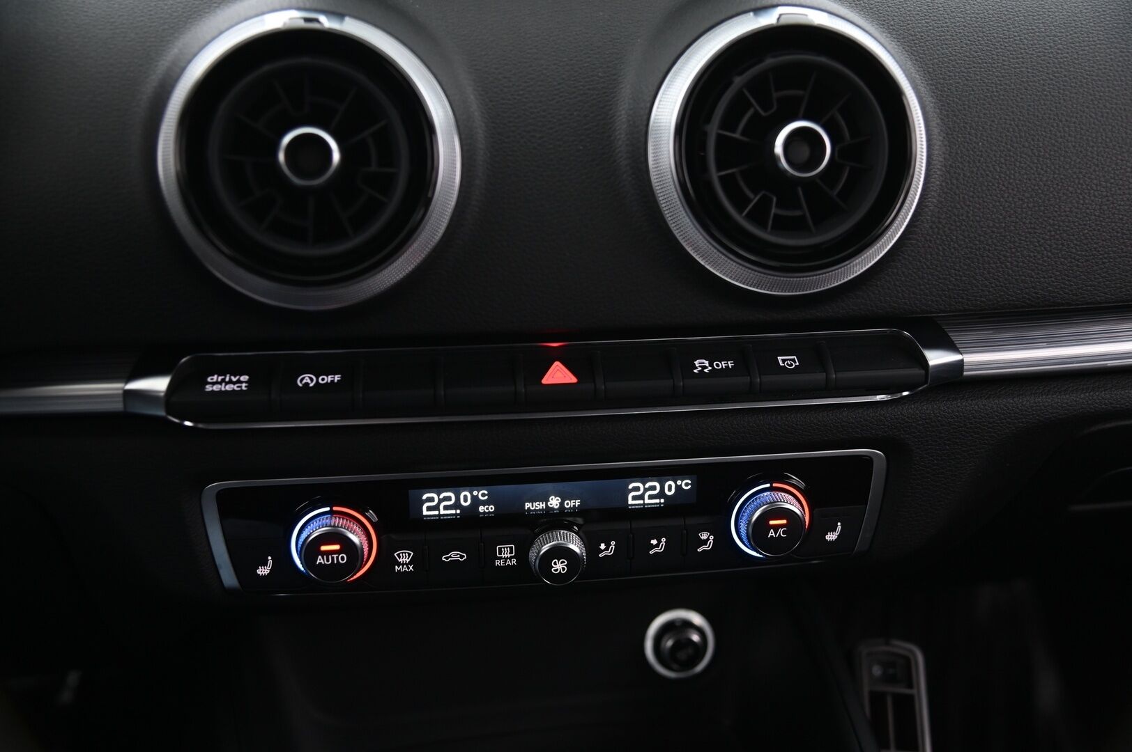 Audi A3 2018 Sedan Pro Business Sport Edition 1,6 TDI 85 kW S tronic * ACC / P.tutka / Keyless / Lohkolämmitin * - Suomi-auto kaksilla aluvanteilla!