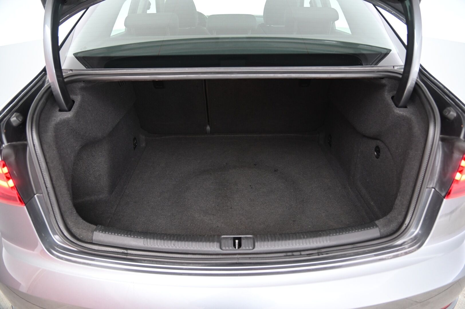 Audi A3 2018 Sedan Pro Business Sport Edition 1,6 TDI 85 kW S tronic * ACC / P.tutka / Keyless / Lohkolämmitin * - Sport istuimet / Suomi-auto kaksilla aluvanteilla! - HULLUT AVAJAISHULINAT KORKOTARJOUS 3,29 %