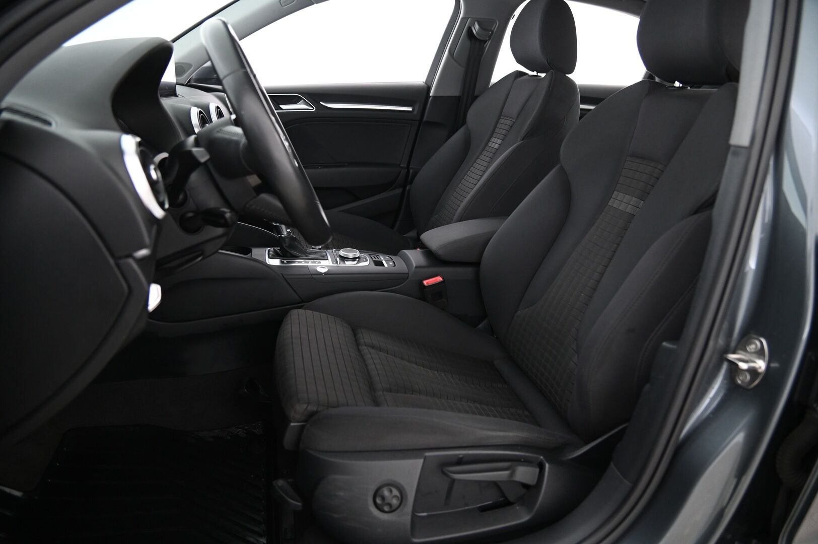 Audi A3 2018 Sedan Pro Business Sport Edition 1,6 TDI 85 kW S tronic * ACC / P.tutka / Keyless / Lohkolämmitin * - Sport istuimet / Suomi-auto kaksilla aluvanteilla! - HULLUT AVAJAISHULINAT KORKOTARJOUS 3,29 %