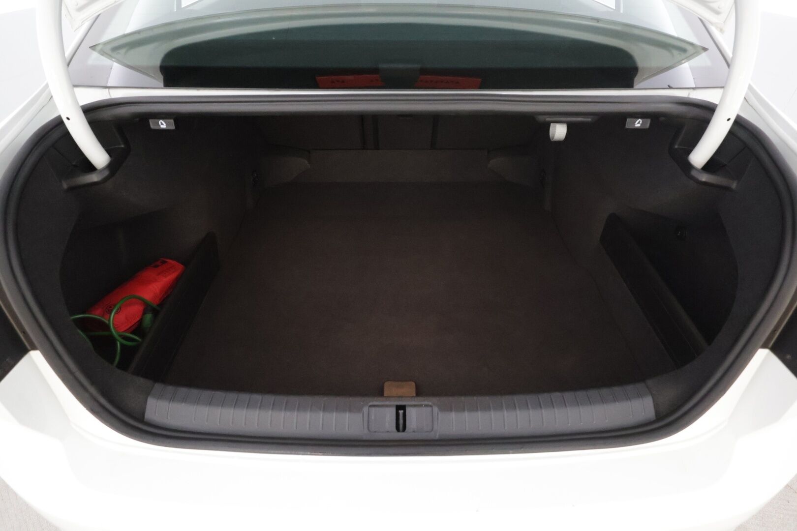 Volkswagen Passat 2018 1.4 TSI Sedan Comfortline 92 kW DSG * ACC / P.tutkat / LED / Navi / Lohko+SIsä / Sähköluukku / AppConnect * - Suomi-auto / Kahdet renkaat Volkswagenin aluvanteilla / Hyvät huollot