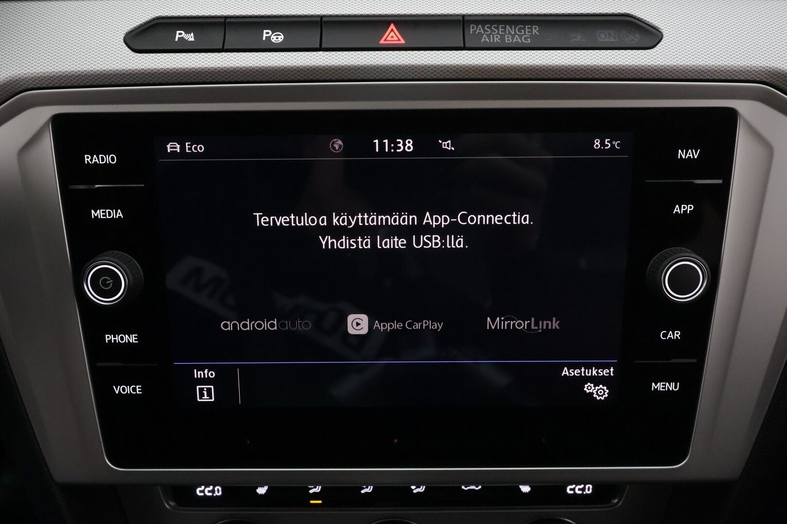 Volkswagen Passat 2018 1.4 TSI Sedan Comfortline 92 kW DSG * ACC / P.tutkat / LED / Navi / Lohko+SIsä / Sähköluukku / AppConnect * - Suomi-auto / Kahdet renkaat Volkswagenin aluvanteilla / Hyvät huollot