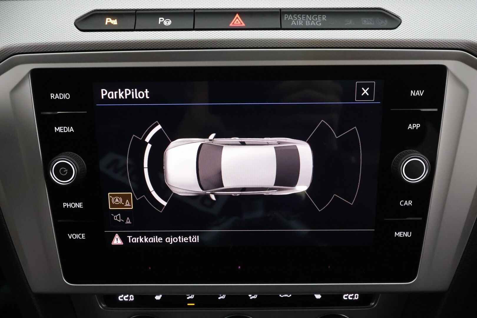 Volkswagen Passat 2018 1.4 TSI Sedan Comfortline 92 kW DSG * ACC / P.tutkat / LED / Navi / Lohko+SIsä / Sähköluukku / AppConnect * - Suomi-auto / Kahdet renkaat Volkswagenin aluvanteilla / Hyvät huollot