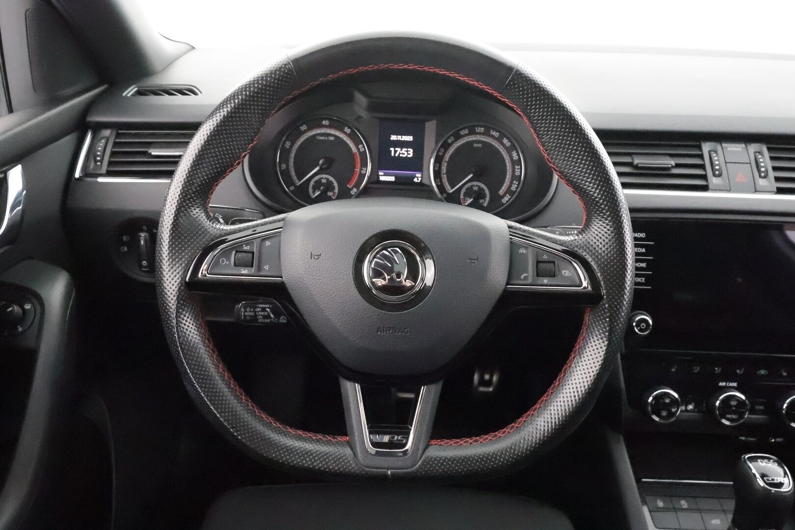 Skoda Octavia 2018 Combi 2,0 TSI RS DSG * Panorama / Webasto / ACC / LED / P.Kamera / Kaistavahti / KeylessGO * - Suomi-auto / Kahdet renkaat - HULLU BLACKWEEK KORKOTARJOUS 2,49%