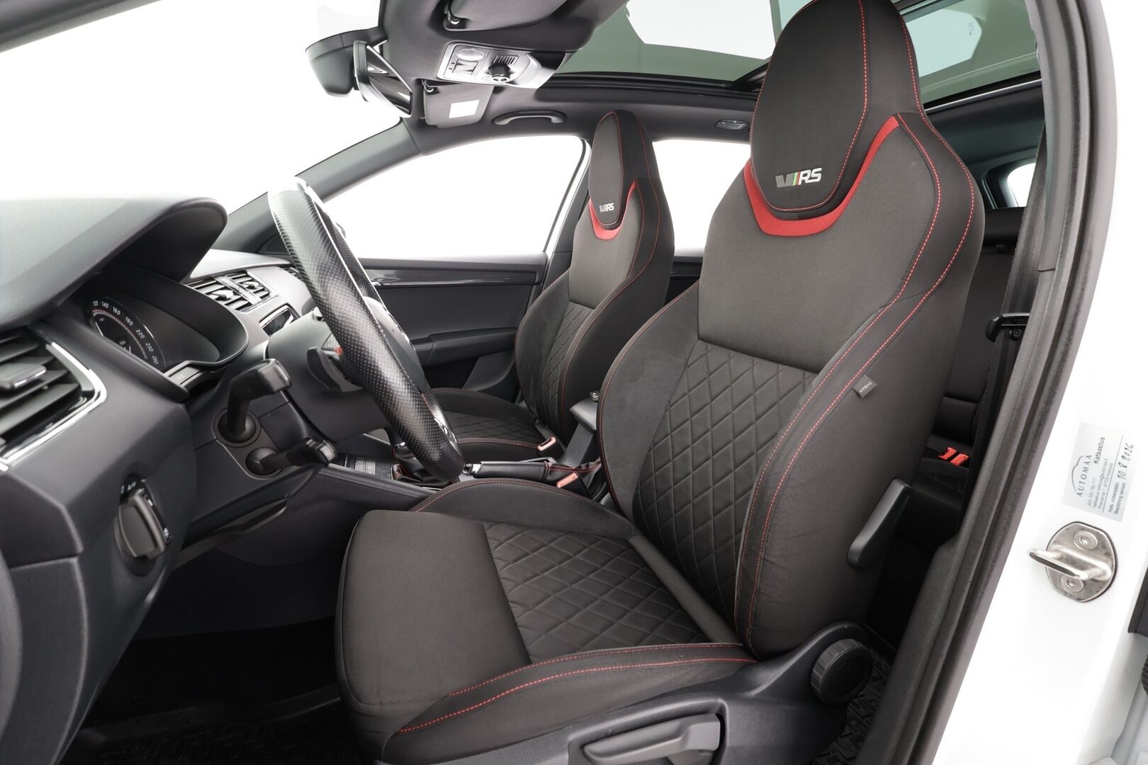 Skoda Octavia 2018 Combi 2,0 TSI RS DSG * Panorama / Webasto / ACC / LED / P.Kamera / Kaistavahti / KeylessGO * - Suomi-auto / Kahdet renkaat - HULLU BLACKWEEK KORKOTARJOUS 2,49%