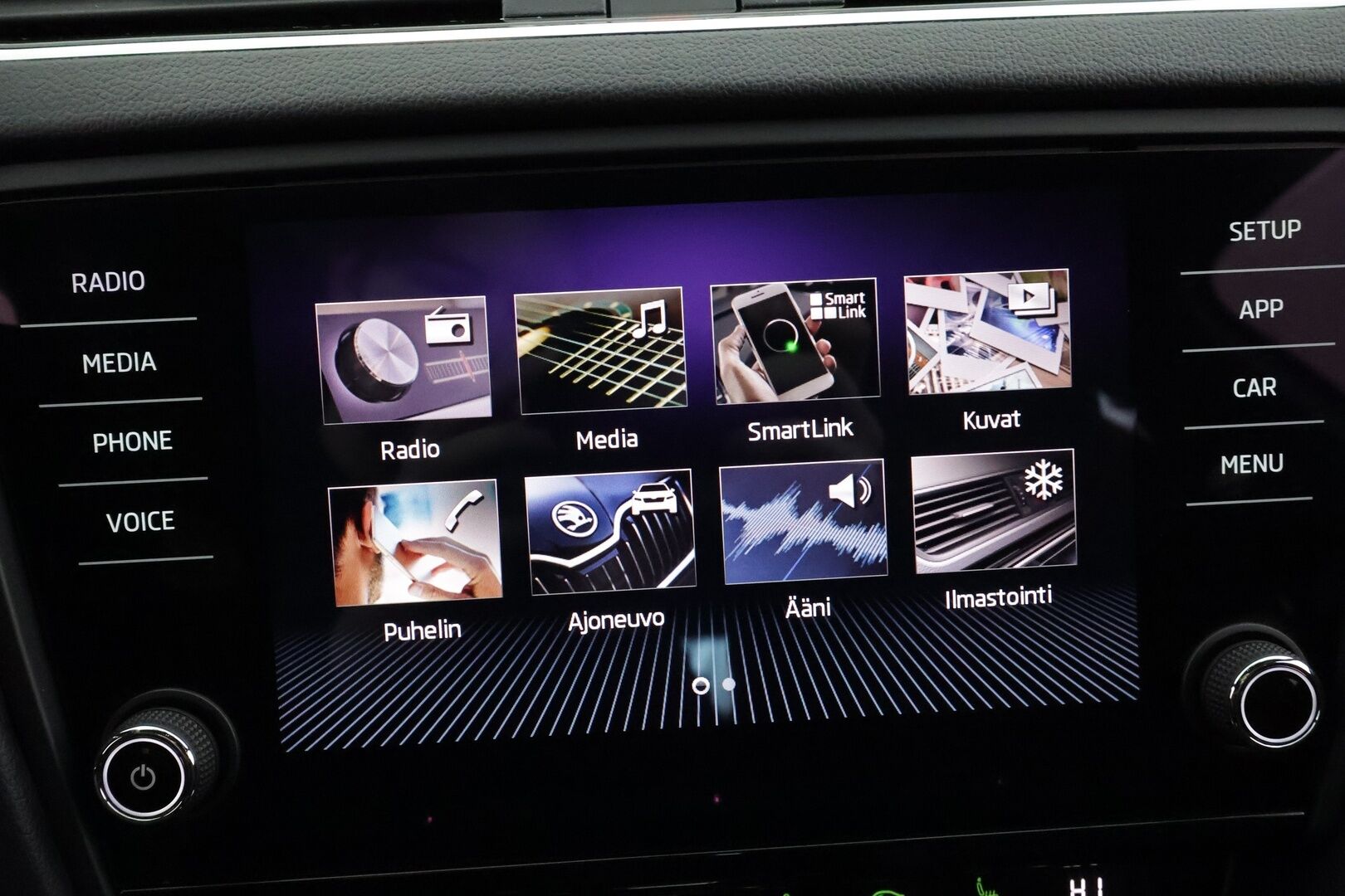 Skoda Octavia 2018 Combi 2,0 TSI RS DSG * Panorama / Webasto / ACC / LED / P.Kamera / Kaistavahti / KeylessGO * - Suomi-auto / Kahdet renkaat - HULLU BLACKWEEK KORKOTARJOUS 2,49%