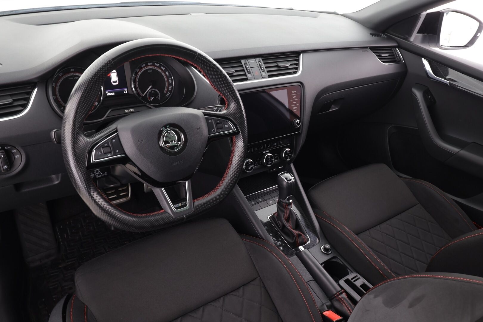 Skoda Octavia 2018 Combi 2,0 TSI RS DSG * Panorama / Webasto / ACC / LED / P.Kamera / Kaistavahti / KeylessGO * - Suomi-auto / Kahdet renkaat - HULLU BLACKWEEK KORKOTARJOUS 2,49%