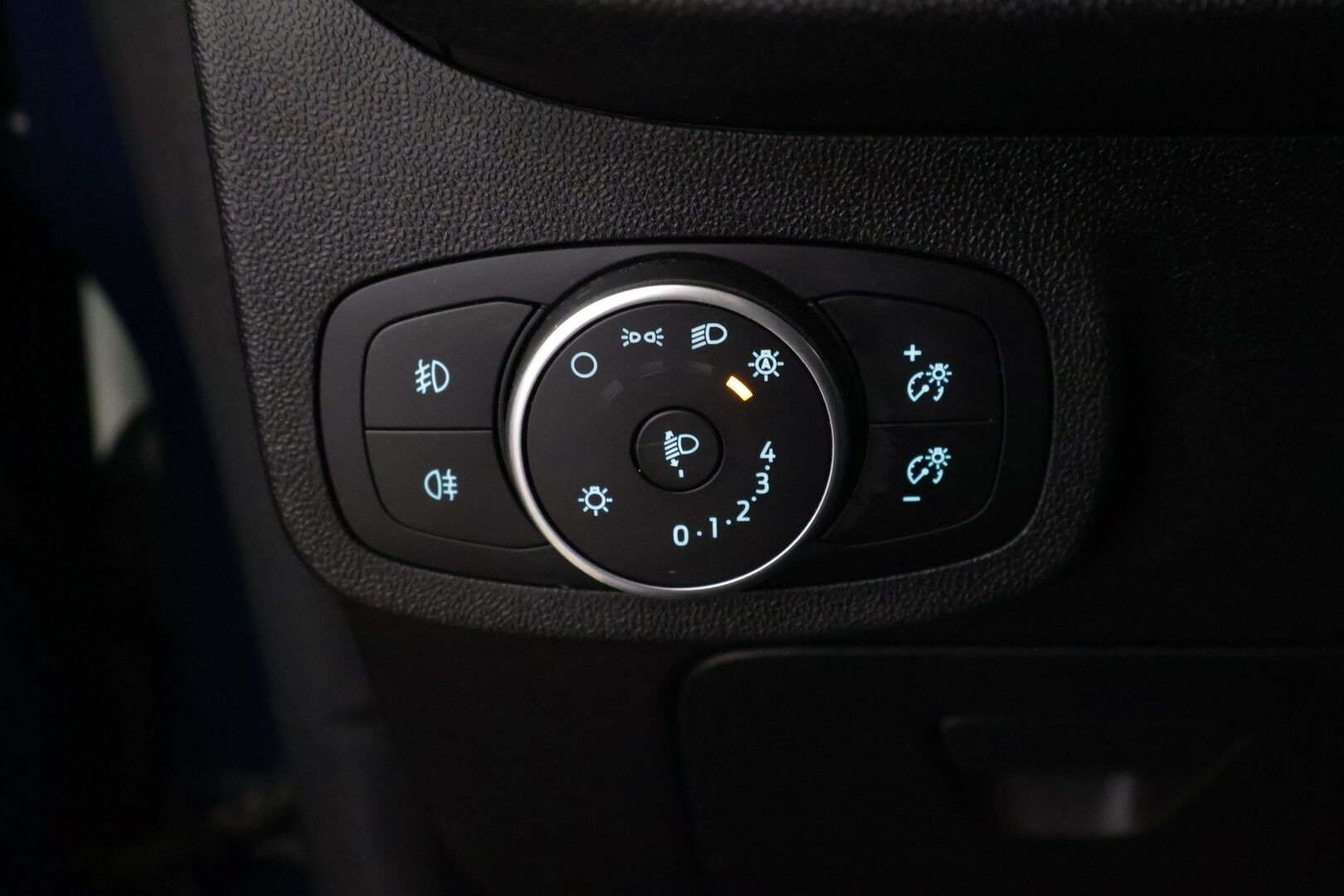 Ford Fiesta 2018 1,0 EcoBoost 100hv A6 Titanium 5-ovinen - Adapt.Vakkari | Peruutuskamera | Lohko+sisä | Applecarplay | Lämm. Tuulilasi | 2x Aluvanteet 