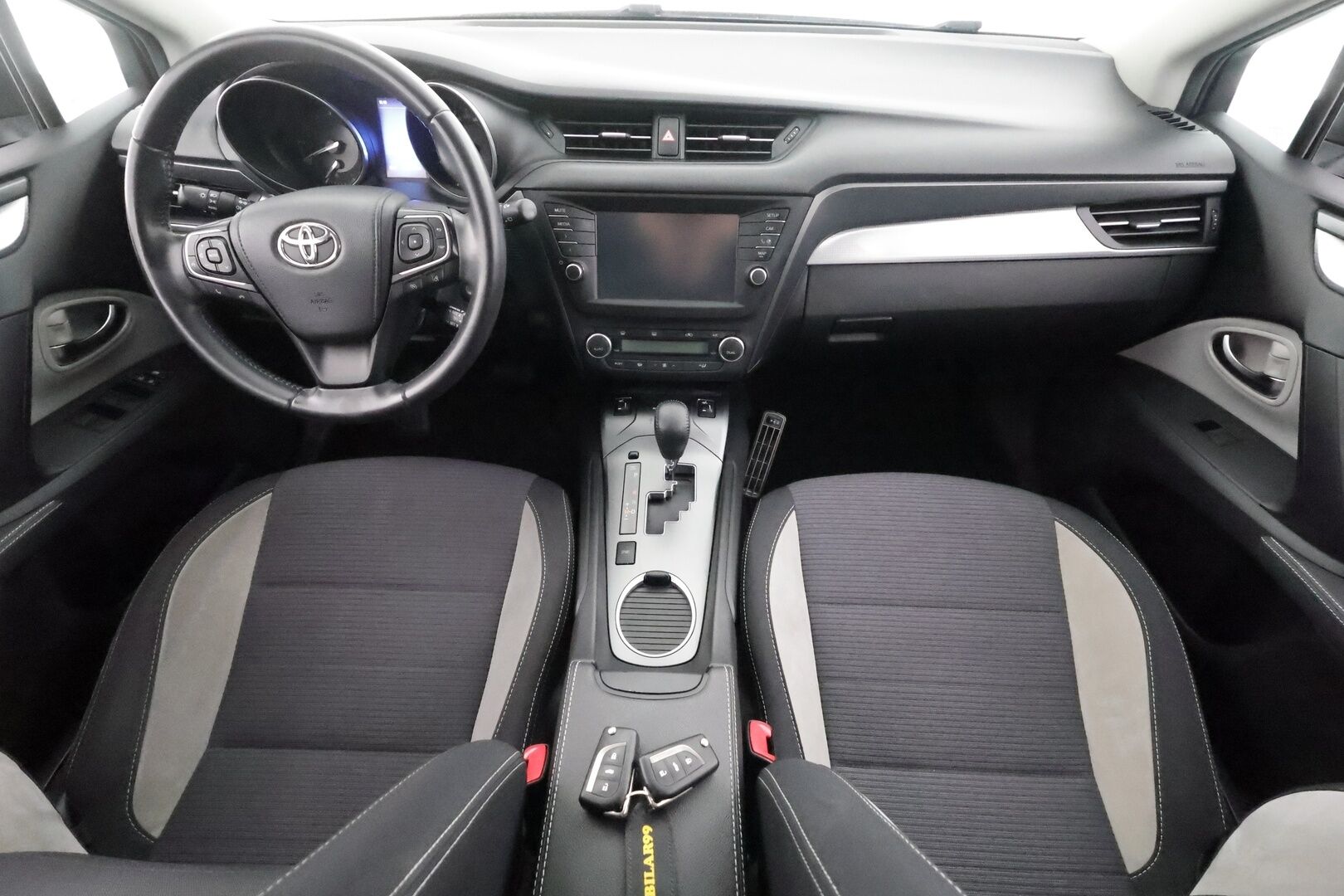 Toyota Avensis 2017 1,8 Valvematic Active Edition Touring Sports Multidrive S - | Merkkihuollot | LED | P.kamera | Navi | Kaistavahti | RSA | PCS | Lohko+sisälämmitin | Aut. pitkät | Bluetooth | 2x renkaat aluin | Suomiauto | 