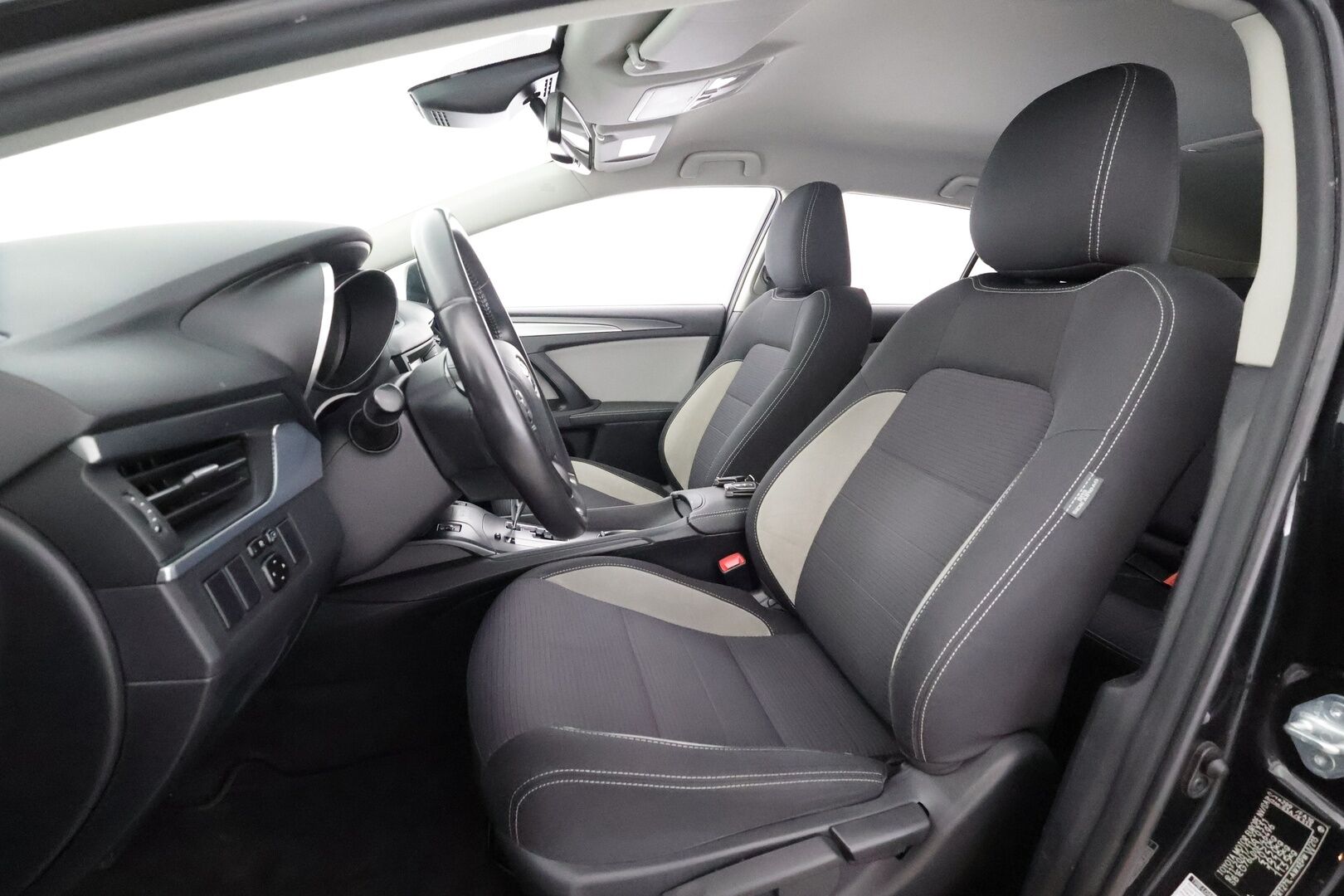 Toyota Avensis 2017 1,8 Valvematic Active Edition Touring Sports Multidrive S - | Merkkihuollot | LED | P.kamera | Navi | Kaistavahti | RSA | PCS | Lohko+sisälämmitin | Aut. pitkät | Bluetooth | 2x renkaat aluin | Suomiauto | 