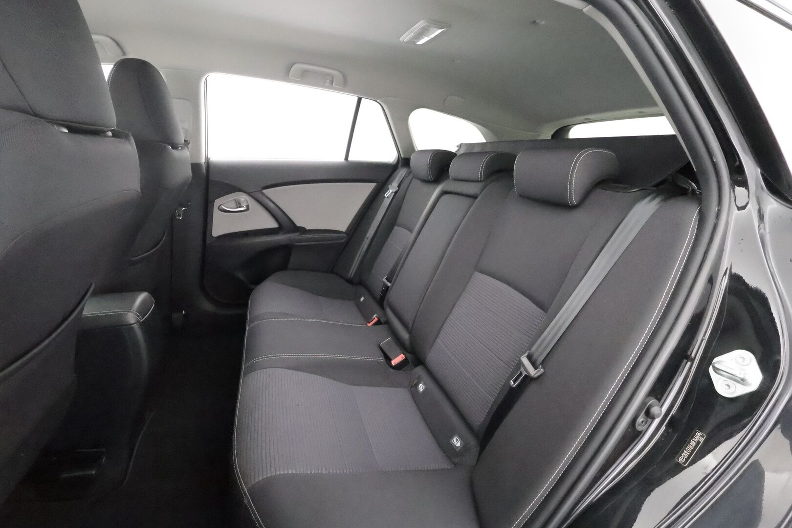 Toyota Avensis 2017 1,8 Valvematic Active Edition Touring Sports Multidrive S - | Merkkihuollot | LED | P.kamera | Navi | Kaistavahti | RSA | PCS | Lohko+sisälämmitin | Aut. pitkät | Bluetooth | 2x renkaat aluin | Suomiauto | 