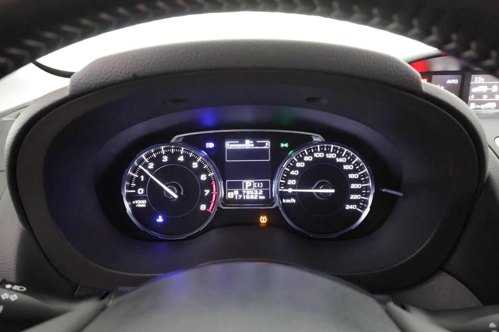 Subaru Forester 2018 2,0i XS CVT * Koukku / Vakkari / P.kamera / Lohko+Sisä / LED / Ratinlämmitin / Sähköpenkki * - Suomi-auto / Kahdet renkaat aluvanteilla / Merkkihuollettu