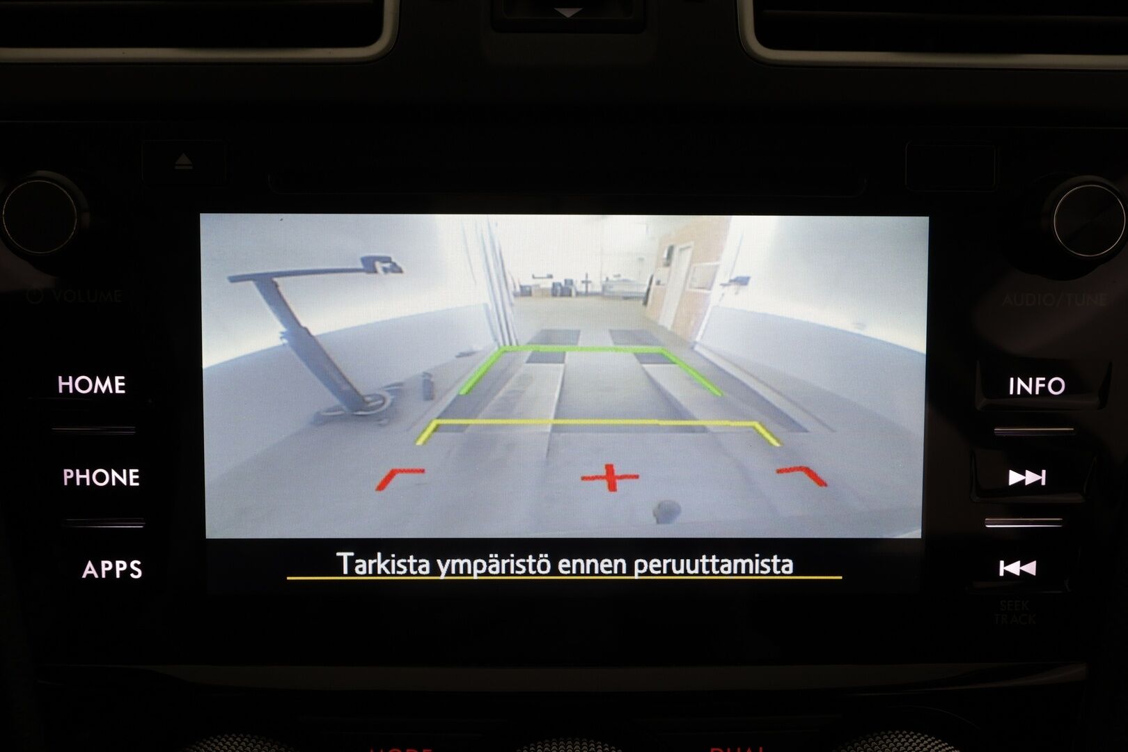 Subaru Forester 2018 2,0i XS CVT * Koukku / Vakkari / P.kamera / Lohko+Sisä / LED / Ratinlämmitin / Sähköpenkki * - Suomi-auto / Kahdet renkaat aluvanteilla / Merkkihuollettu