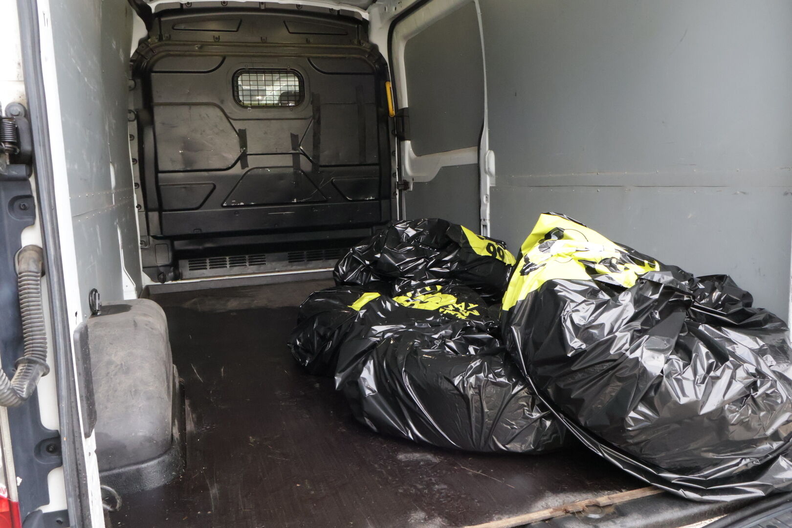 Ford Transit 2018 Van 350 2,0 TDCi 130 hv M6 Etuveto Trend L3H2 4,43 - | Juuri katsastettu | ALV | Websato | Lämm. tuulilasi | P-kamera | LED Lisävalo | Turbo vaihdettu | Jakopää 172tkm | 