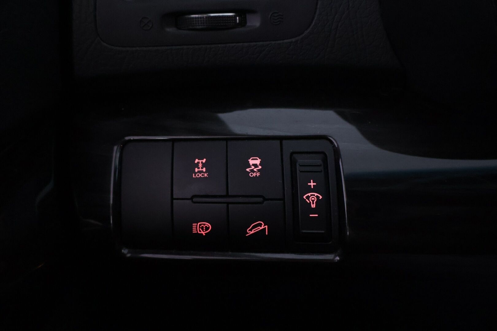 Kia Sorento 2012 2,2 CRDi AWD EX A/T 5P - | Webasto kaukosäädöllä | Koukku | Nahkasisusta | Vakkari |