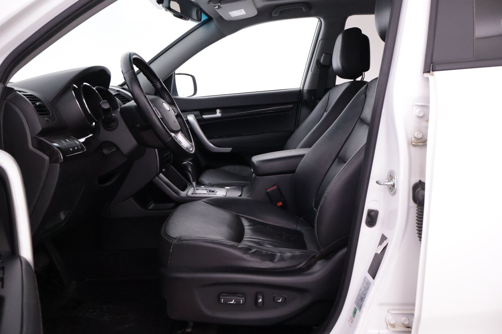Kia Sorento 2012 2,2 CRDi AWD EX A/T 5P - | Webasto kaukosäädöllä | Koukku | Nahkasisusta | Vakkari |