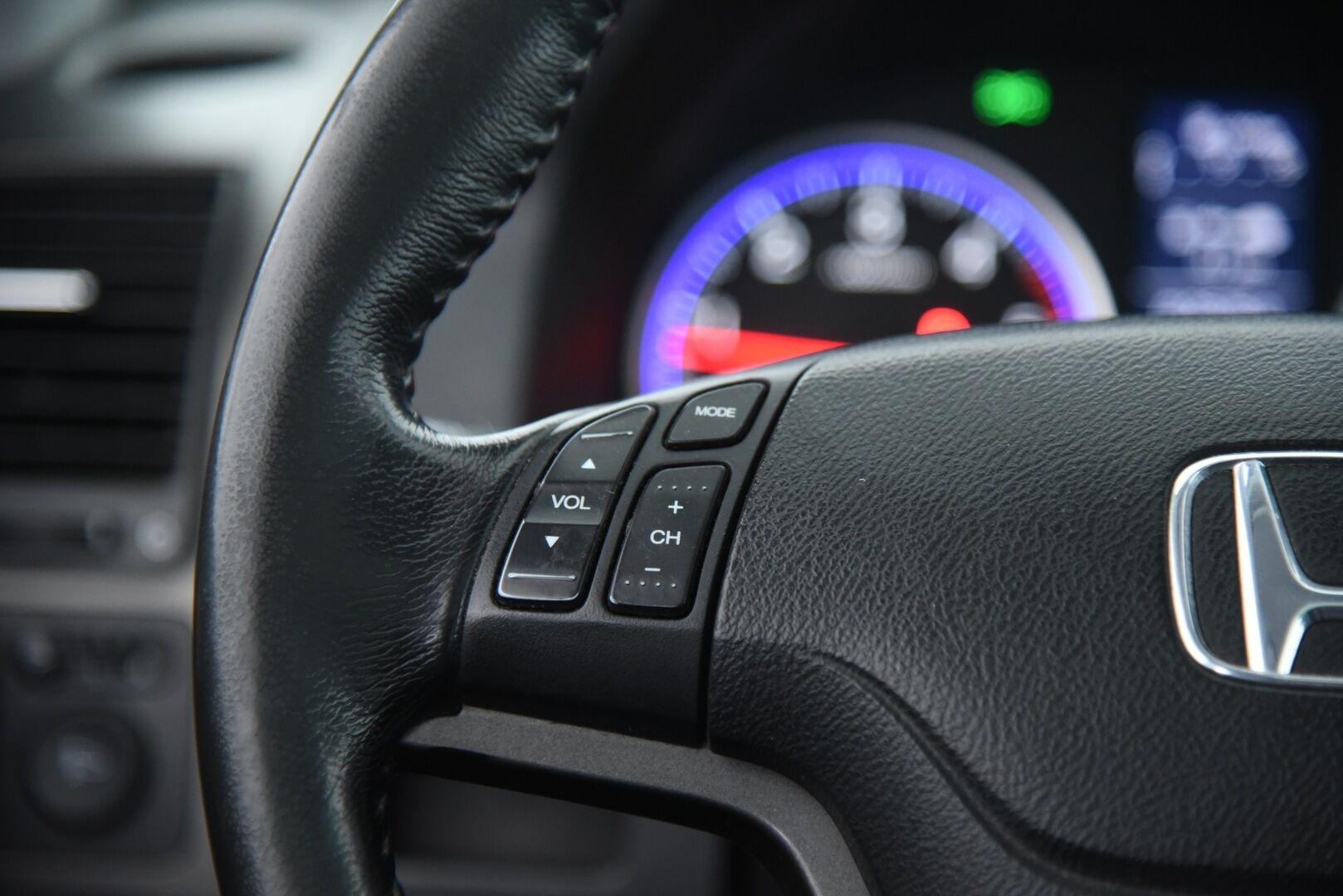 Honda CR-V 2011 2,2 i-DTEC Executive Adv AT 4WD * YritysOutlet - Myydään vain yrityksille * - Panorama / Koukku / Lohko&sisäp. / 2x renkaat & vanteet / Vakkari / Nahat / Helmiäisväri