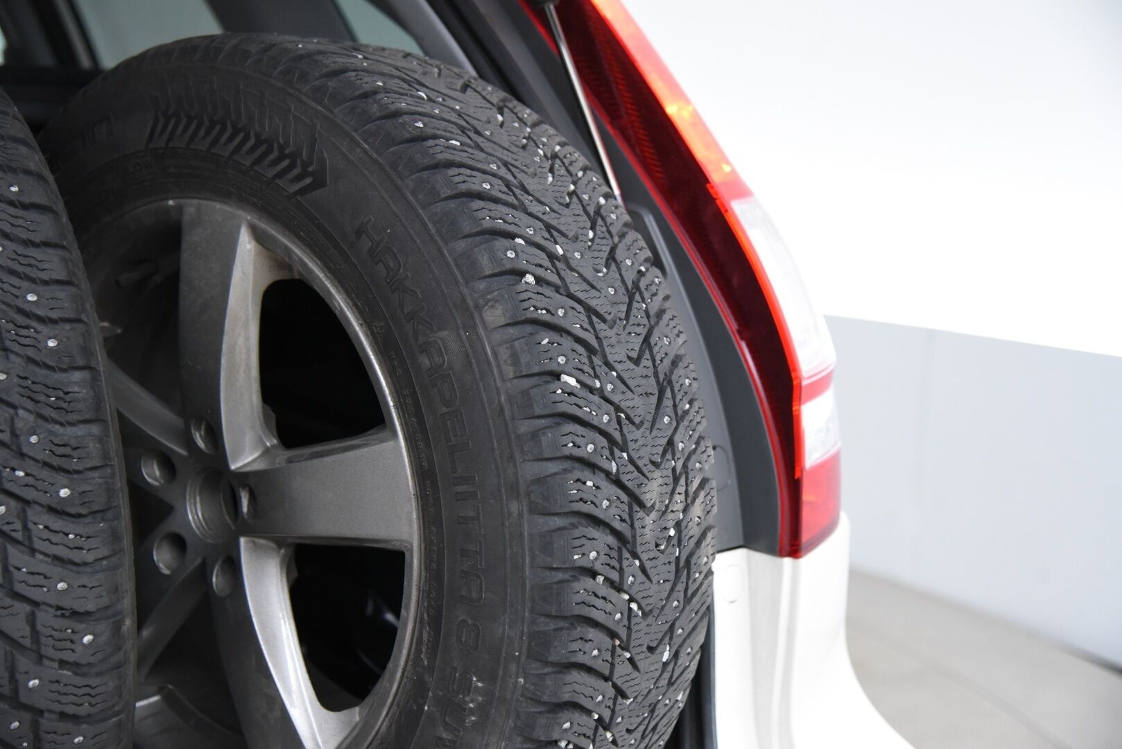 Honda CR-V 2011 2,2 i-DTEC Executive Adv AT 4WD * Myydään Huutokaupat.com * - Panorama / Koukku / Lohko&sisäp. / 2x renkaat & vanteet / Vakkari / Nahat / Helmiäisväri