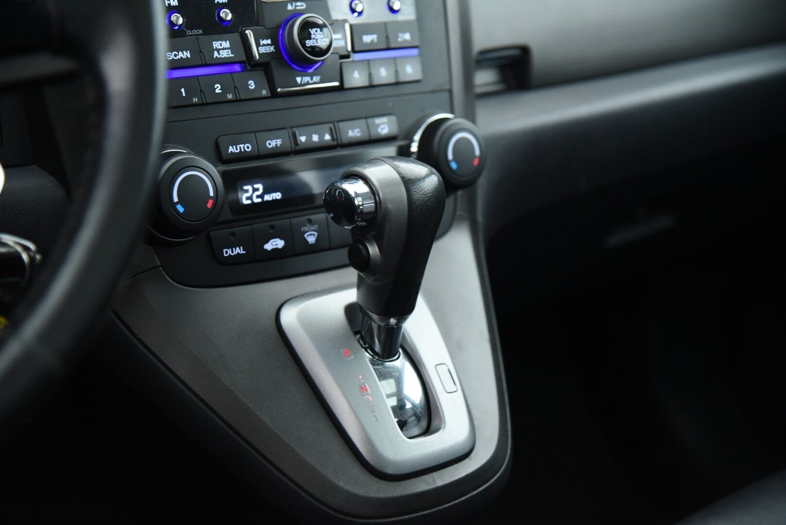 Honda CR-V 2011 2,2 i-DTEC Executive Adv AT 4WD * YritysOutlet - Myydään vain yrityksille * - Panorama / Koukku / Lohko&sisäp. / 2x renkaat & vanteet / Vakkari / Nahat / Helmiäisväri