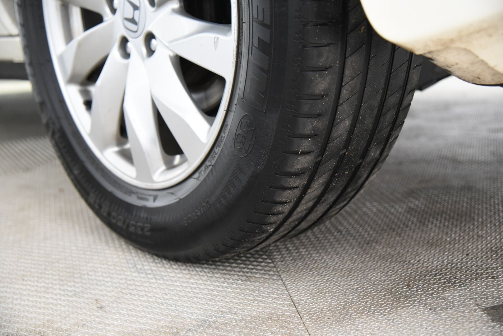 Honda CR-V 2011 2,2 i-DTEC Executive Adv AT 4WD * YritysOutlet - Myydään vain yrityksille * - Panorama / Koukku / Lohko&sisäp. / 2x renkaat & vanteet / Vakkari / Nahat / Helmiäisväri