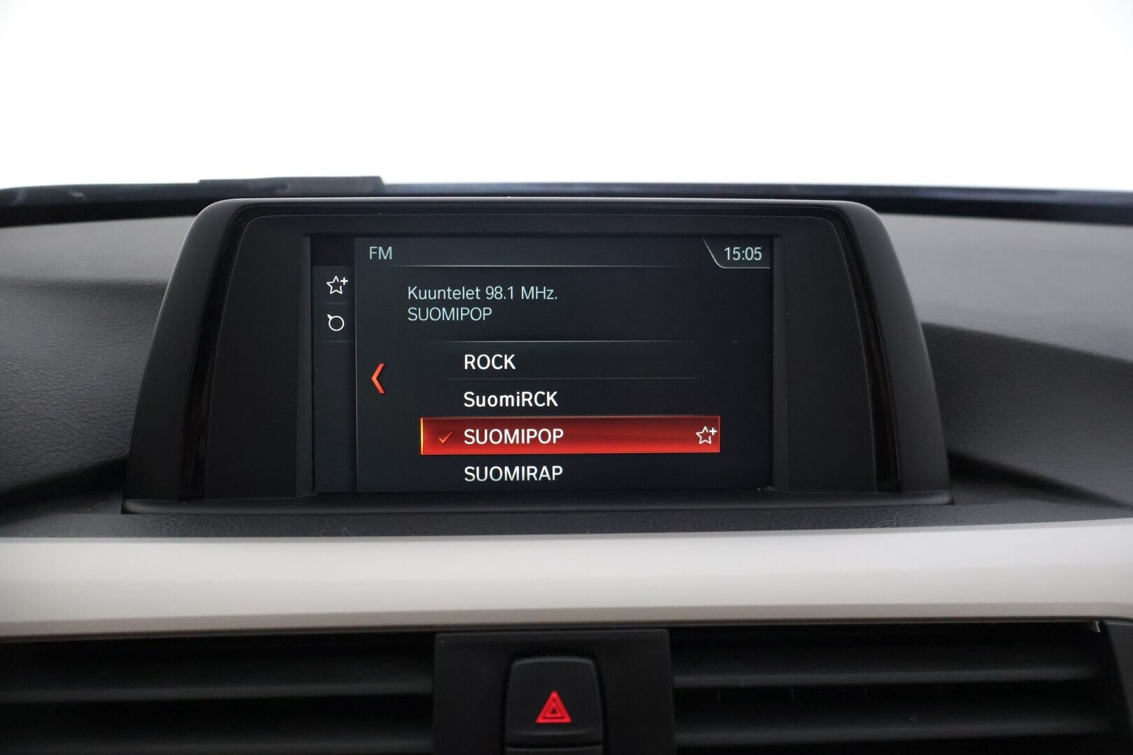 BMW 318 2018 F31 Touring 318d A Business Exclusive * Sportpenkit / Vakkari / Vetokoukku / P.Tutka / Sähkökontti / Ratinlämmitin / LED * - Musta nahkasisusta! / Suomi-auto / Kahdet renkaat BMW alumiinivanteilla