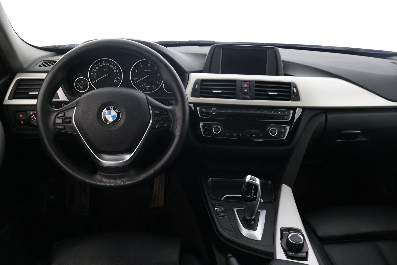 BMW 318 2018 F31 Touring 318d A Business Exclusive - | Suomi-auto | Sporttipenkit | Vetokoukku | P.Tutka | Sähkökontti | Ratinlämmitin | Vakkari | LED | Lohkolämmitin | Ei Adblueta! |