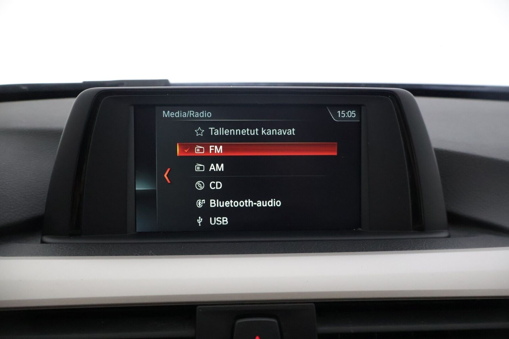 BMW 318 2018 F31 Touring 318d A Business Exclusive * Sportpenkit / Vakkari / Vetokoukku / P.Tutka / Sähkökontti / Ratinlämmitin / LED * - Musta nahkasisusta! / Suomi-auto / Kahdet renkaat BMW alumiinivanteilla