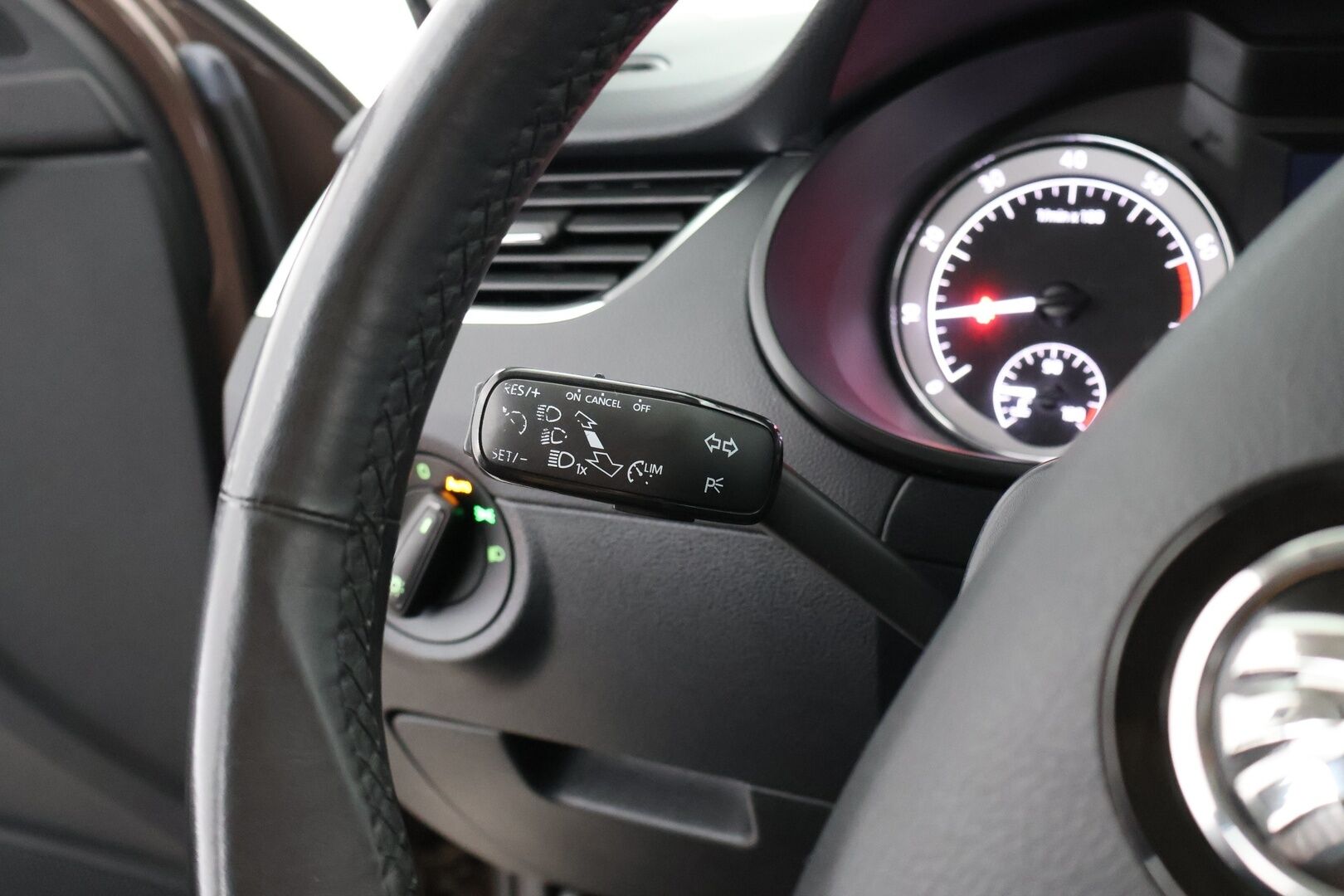 Skoda Octavia 2018 Combi 1,5 TSI Style DSG Autom. - | Suomi-auto | LED | Webasto | Vetokoukku | Side assist | P. kamera | Vakkari | Lämmitettävä tuulilasi |