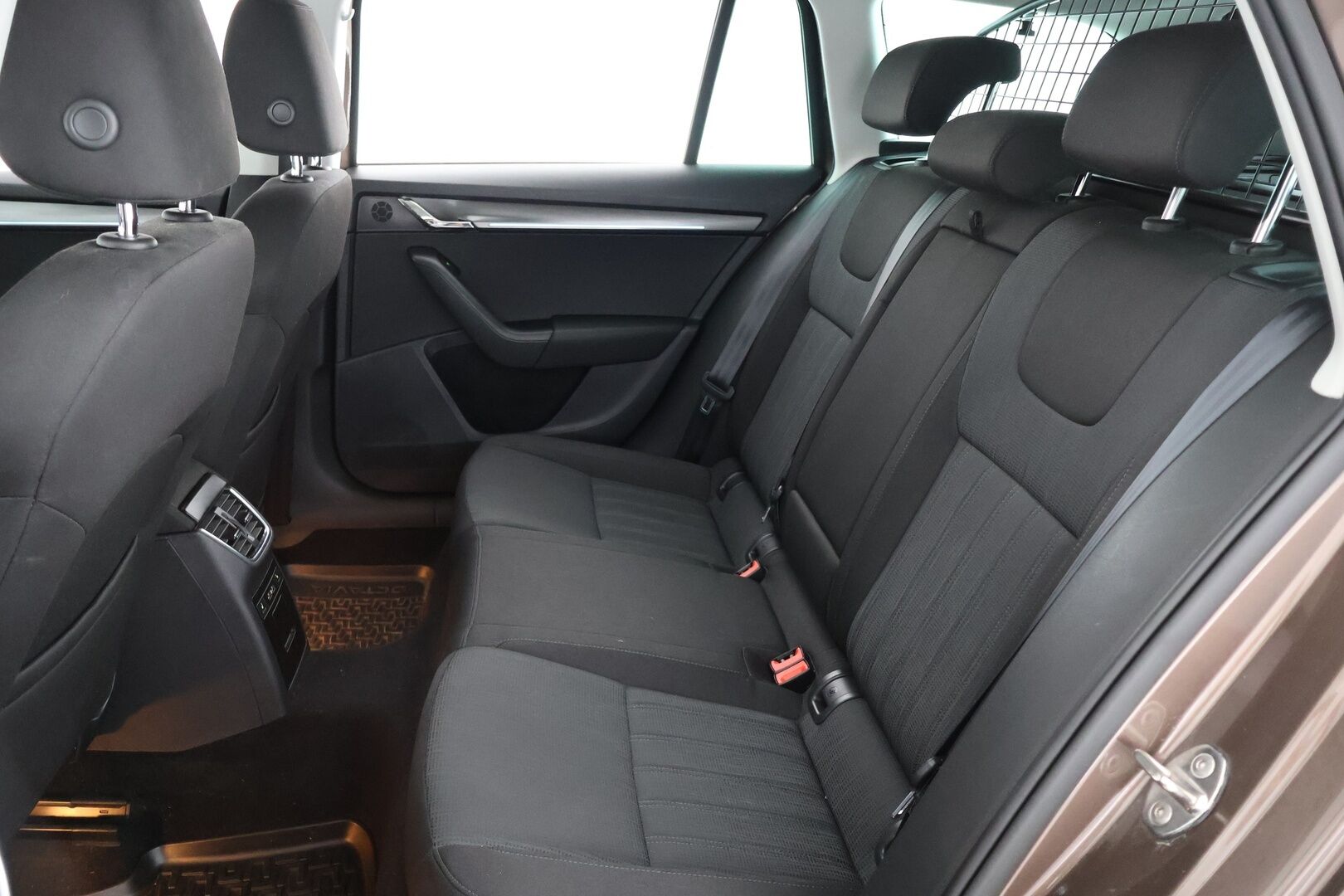 Skoda Octavia 2018 Combi 1,5 TSI Style DSG Autom. - | Suomi-auto | LED | Webasto | Vetokoukku | Side assist | P. kamera | Vakkari | Lämmitettävä tuulilasi |